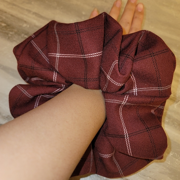 2 for 25! Giant scrunchies! - Picture 4 of 6
